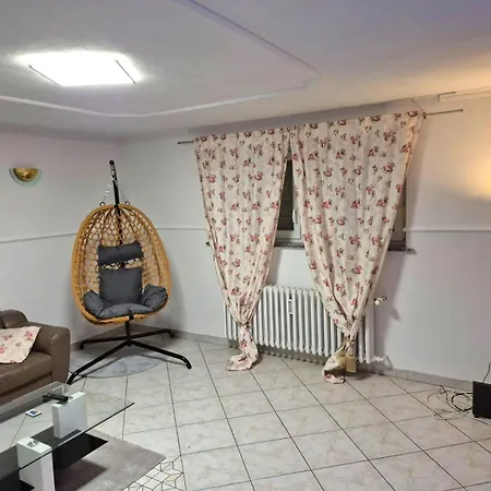 Moeblierte In *